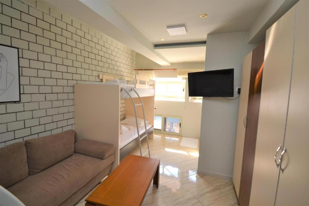 Central Condos Sarande Luaran gambar